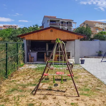 Vakantiehuis Front In Rab