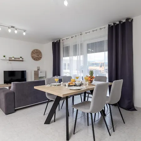 Holiday home Cozy In Rab With Outdoor Swimming Pool