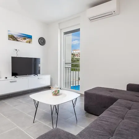 Cozy In Rab With Outdoor Swimming Pool Holiday home