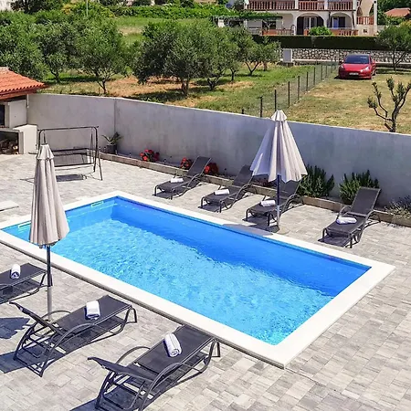 Cozy In Rab With Outdoor Swimming Pool Holiday home