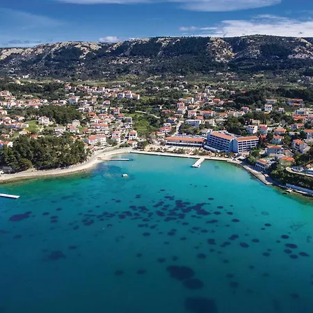 Vakantiehuis Front In Rab *