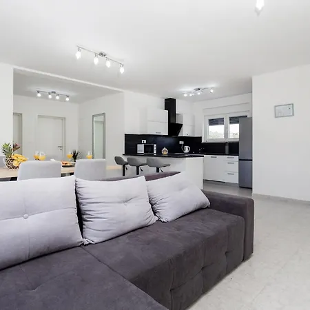 Nyaraló Cozy In Rab With Wifi Lopar