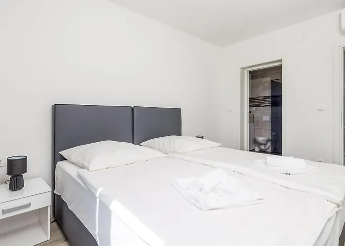 Cozy In Rab With Wifi