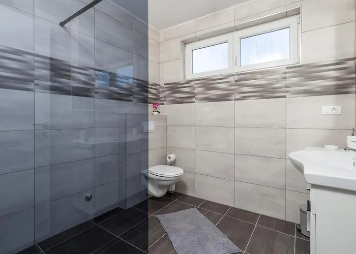 Cozy In Rab With Wifi Nyaraló Lopar