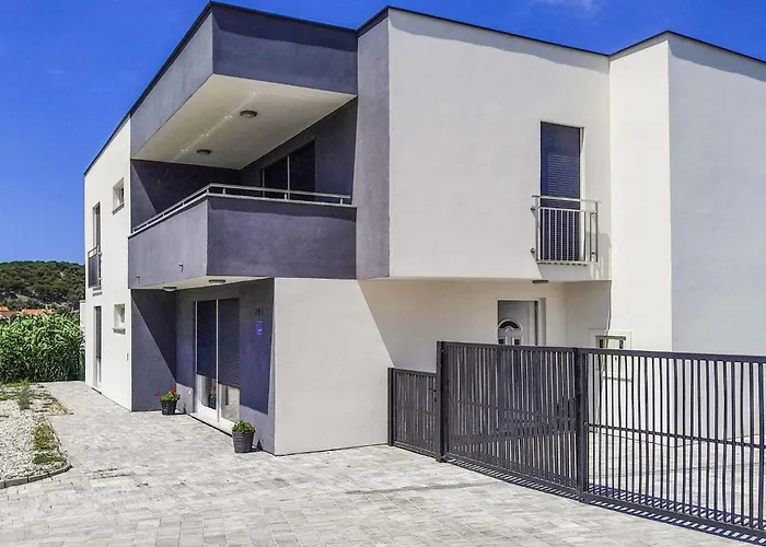 Nyaraló Cozy In Rab With Wifi *