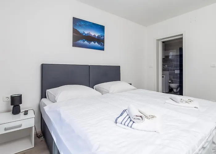 Cozy In Rab With Wifi Hébergement de vacances Lopar