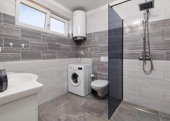 Cozy In Rab With Wifi *