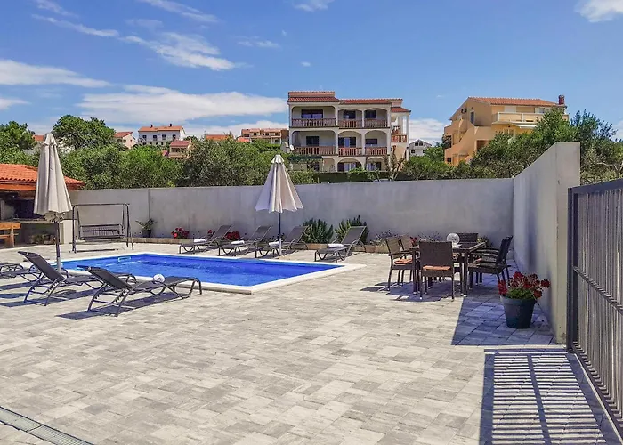 Cozy In Rab With Wifi